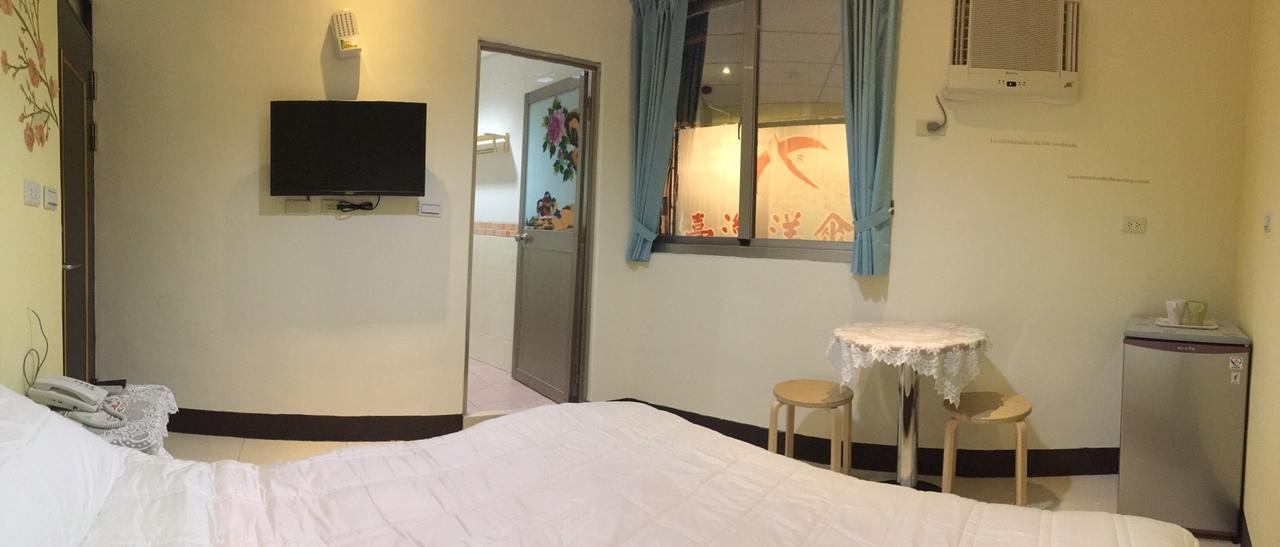 Hfun Hotel Kaohsiung Bagian luar foto