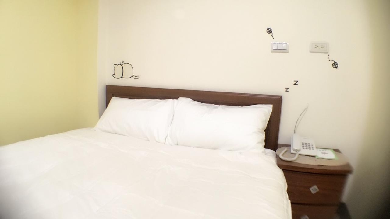 Hfun Hotel Kaohsiung Bagian luar foto