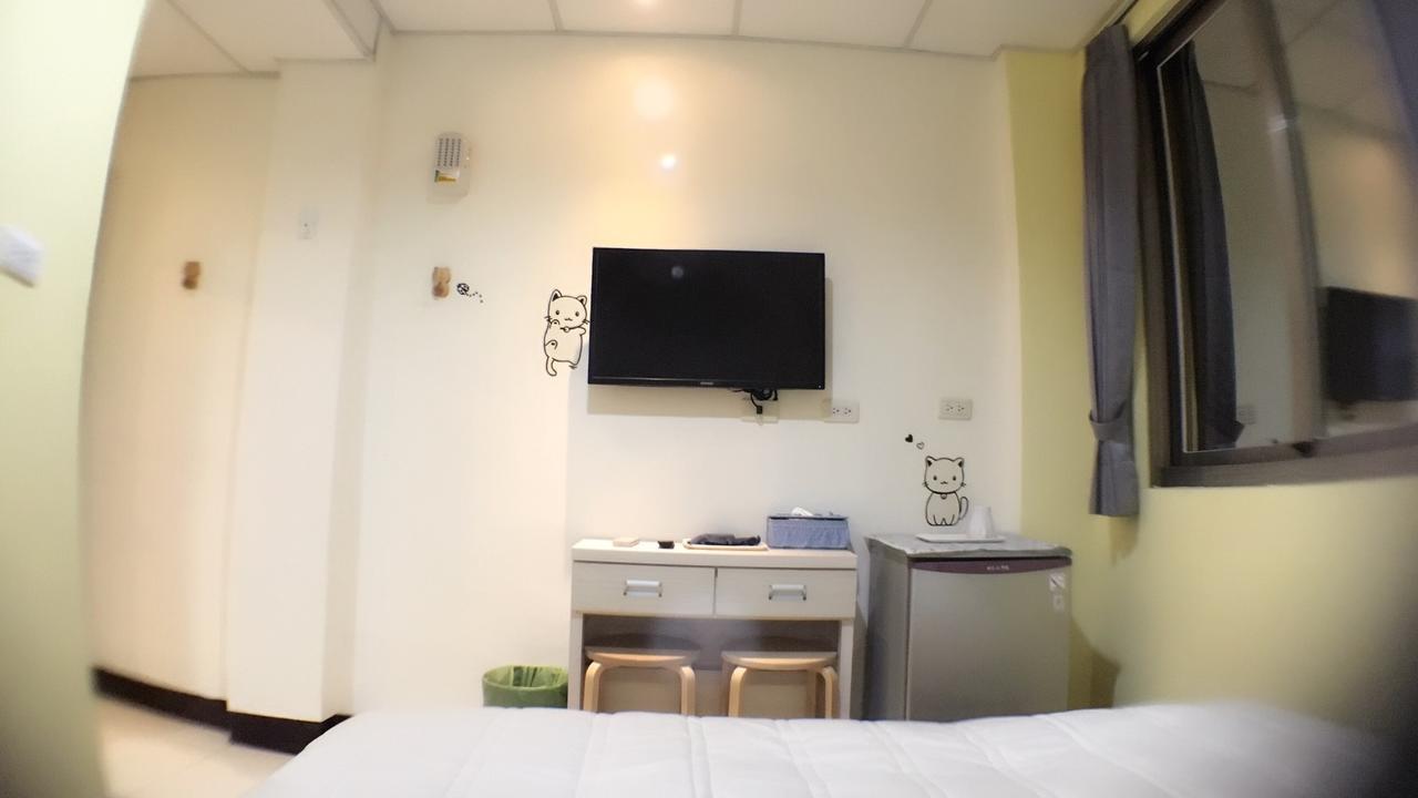 Hfun Hotel Kaohsiung Bagian luar foto