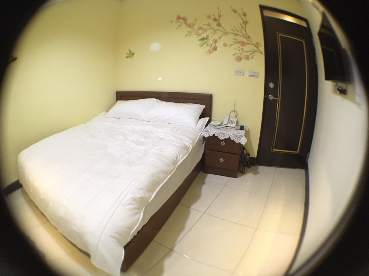 Hfun Hotel Kaohsiung Bagian luar foto
