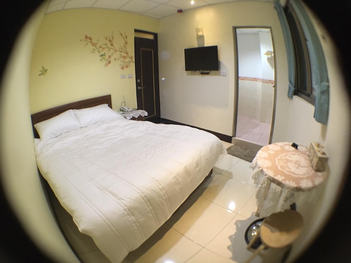 Hfun Hotel Kaohsiung Bagian luar foto