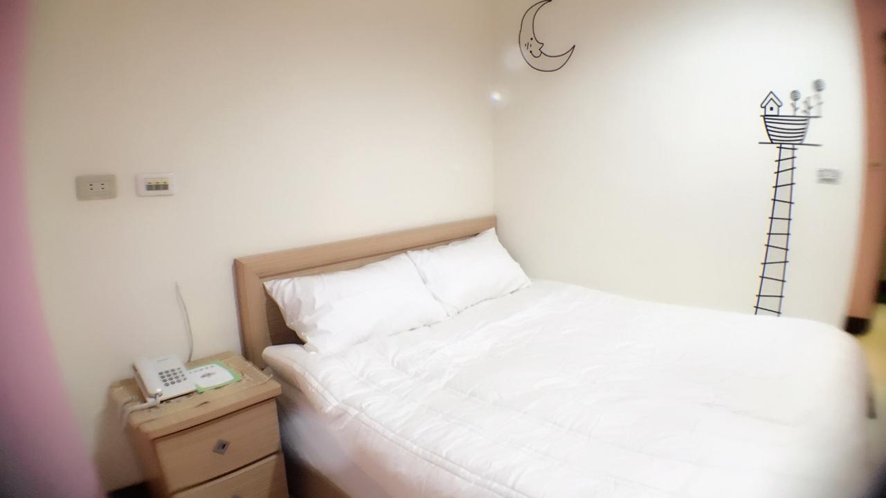 Hfun Hotel Kaohsiung Bagian luar foto