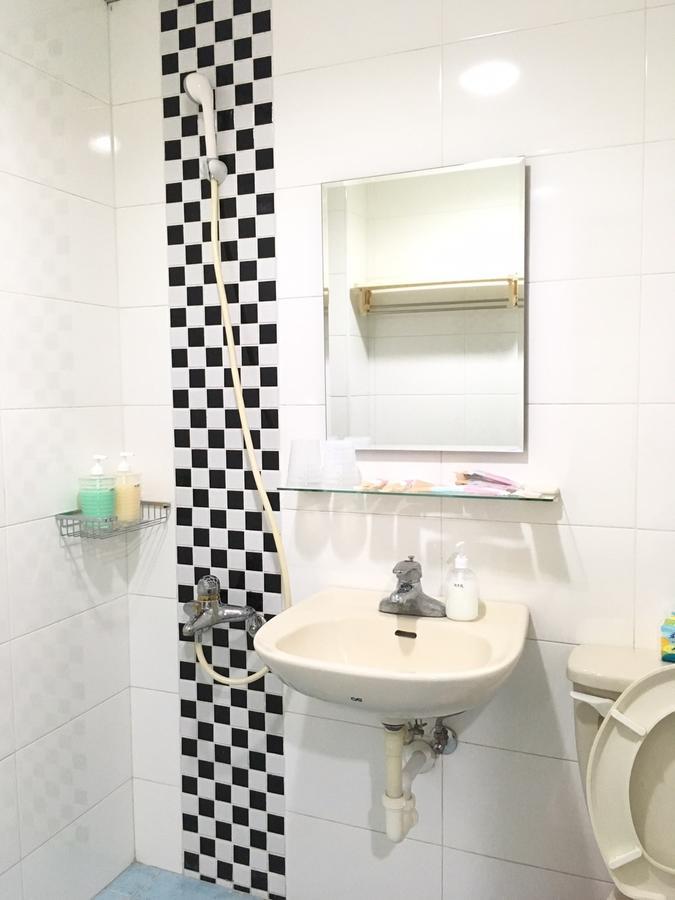 Hfun Hotel Kaohsiung Bagian luar foto
