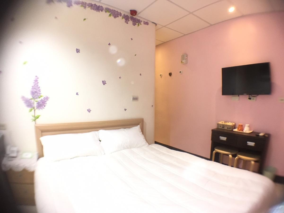 Hfun Hotel Kaohsiung Bagian luar foto